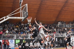 Pico y River definen el pase a la semifinal de la Conferencia Sur.