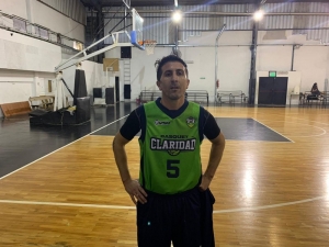 Diego &quot;Turco&quot; Carnip fue uno de los goleadores de Claridad. La foto de Jorge &quot;Flaco&quot; Moravansky algún día va a llegar al archivo de 5 Inicial.