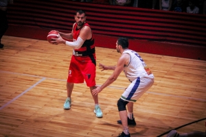 El Cholo arrancó el 2023 encendido: 30 puntos con 5-7 en triples.