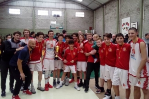 La Selección de Mar del Plata celebrando su conquista en Necochea.