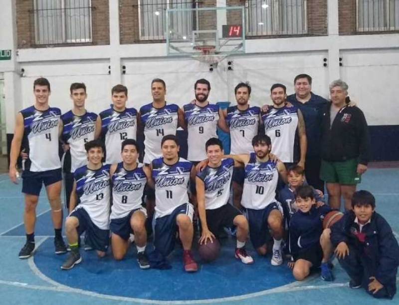 La formación del Tatengue que superó en Del Viso al Arenero.