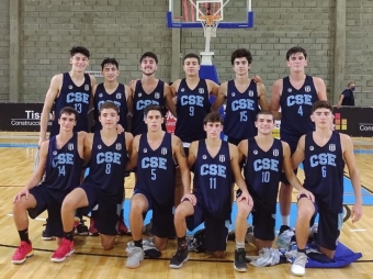 En casa. Los Junior de Sportivo reabrieron el Microestadio Juan Peralba para un partido oficial.