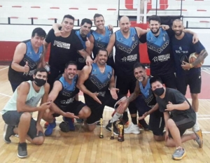 Villa Mitre se coronó como primer campeón de la MAZALIgue +40.