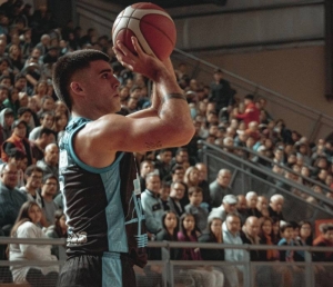 Zárate Basket ajustó la mira para llevarse el primer punto de la serie.