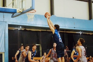 Hebraica se quedó con la primera victoria en la Liga Nacional en el predio de Pilar.