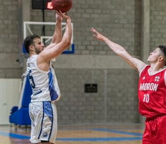 Franco Petruzzi terminó con 30 puntos y 10 rebotes.