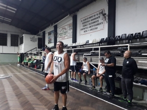 Fernando Carral volvió al Imperio y en su primera presentación se destacó en el ataque de los de Villa Santa Rita