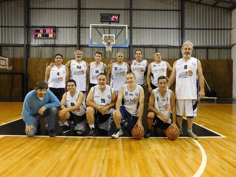 +50 A Campos de Echeverría 70 vs Los Indios de Moreno 73: le dio una mano