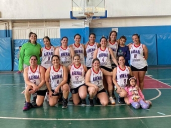 Arenal ganó en el gimnasio de Italiano y mira a todas desde arriba.