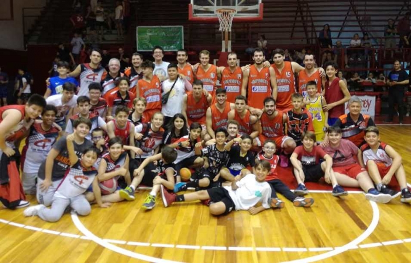 Independiente festejó en el clásico de Zárate-Campana en el Olguín con su gente.