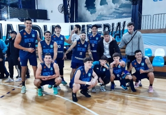 Racing marcha a paso firme en los playoffs de la Metro-Centro.