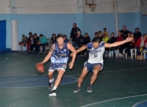 Emma Lavergne fue el goleador del clásico pilarense en la División B.