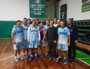 Con la visita de Germán Merlo, alentando a sus amigos, Ciudad derrotó a San Andrés B en suplementario.