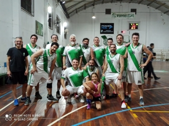+43B Defensores de Banfield 75 vs Imperio Juniors 68: de cabeza a la punta