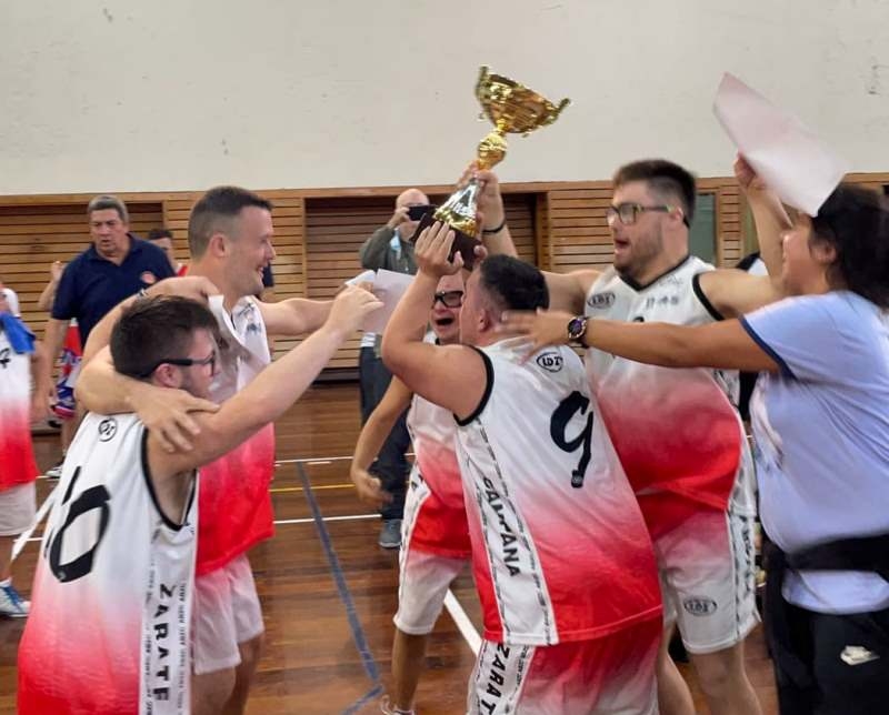 El festejo de los chicos de la ABZC en el Cenard.