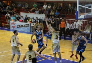 Creatividad. Facu Pascolatt junta marcas y busca la asistencia ante Unión Vecinal La Plata.