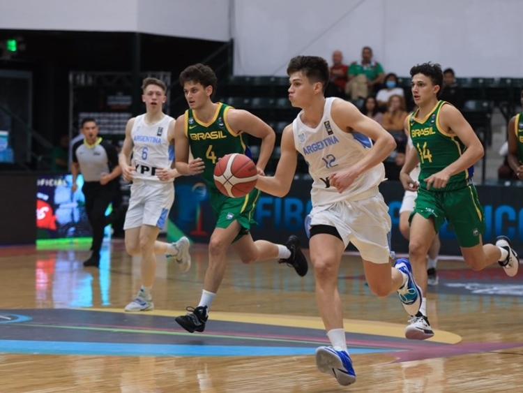 Lucas Giovannetti en transición an el clásico ante Brasil.