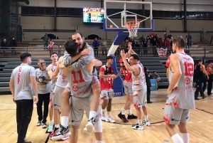 La Unión de Colón festejó en el DAM de Zárate la igualdad en la serie.