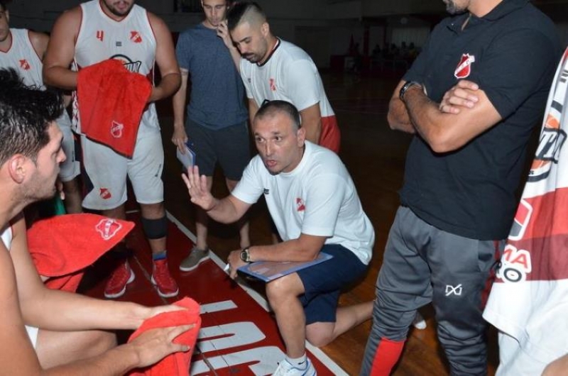 Marcelo Asturiano dirigirá su primer partido de local en La Caldera.