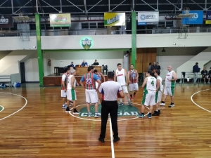 La previa al comienzo del partido en el que Vélez dejó sin invicto a Italiano de Buenos Aires y se ubicó en el tercer lugar de la tabla.