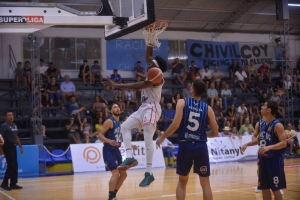 Dishon Lowery dejó su sello en Chivilcoy pese a la derrota.