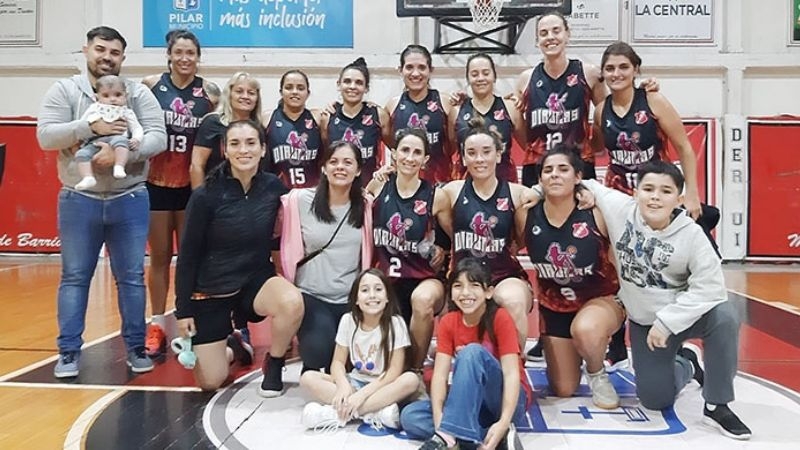 Las Diablas tras la victoria en la calle Dorrego.