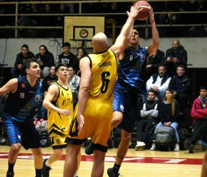 El Talar se adelantó en el choque ante Hebraica.