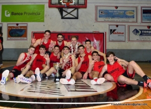 LA celebración del plantel Rojinegro del Tricampeonato.