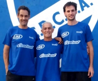 “Volver a formativas es todo un desafío&quot;, confió Ortega, en la foto junto al nuevo cuerpo técnico.