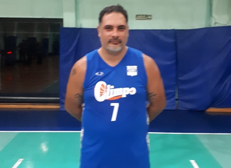  Darío &quot;Mexicano&quot; Calvino fue el punto más alto de la producción de Olimpo, que obtuvo una victoria clave para afirmar sus pretensiones de playoffs