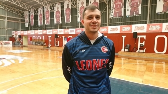 Federico Renzetti en el giomnasio del Colegio Los Leones de Quilpue.