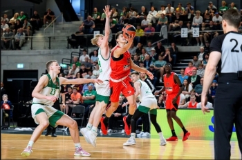 Lucas y su Magia ante el mítico Zalguiris en el Polideportivo de Kaunas.