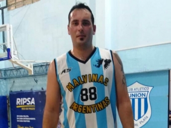 Maximiliano Marzilli, con 21 puntos, fue el jugador de la cancha en la victoria de Malvinas Argentinas sobre Teléfonos.