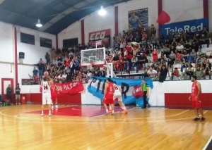 Pappalardi definió el clásico desde la línea de libres de cara a la hinchada de Sportivo.