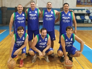 Debut demoledor de C. de Cañuelas derrotando 87-37 a un Luz y Fuerza que tiene nombres interesantes en su plantel