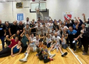 Zárate Basket celebró un enorme triunfo en Chivilcoy para ser campeón de la Conferencia Sur.