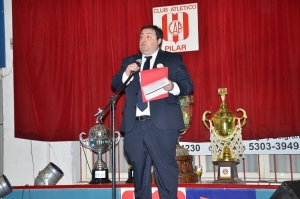 Enrique Zúccaro en el 110 aniversario de Atlético Pilar.