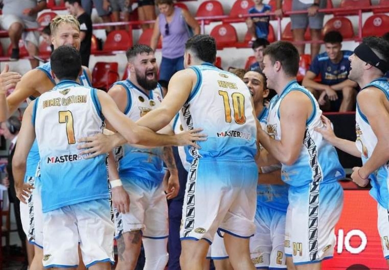 El festejo zarateño en el Sandrin para cortar la racha negativa en la LNB.