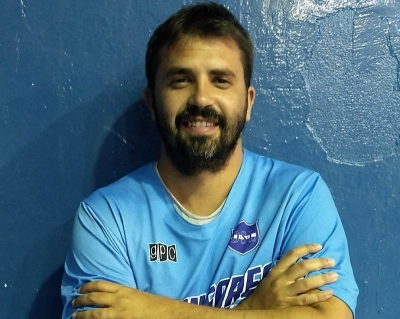 Leonel "Mouso" Rodríguez fue el líder ofensivo de Defensores de Santos Lugares en la victoria ante San Miguel.