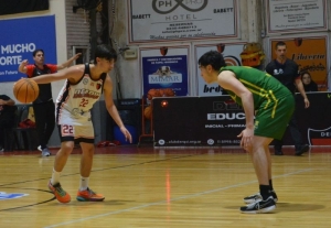 Tomás Tabarez fue clave con sus 14pts y 4 asistencias.