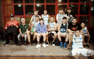 El plantel Celeste tras conseguir el pasaje invicto al Final Four en la Ribera.