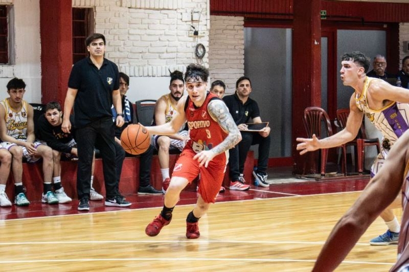 Lautaro Vieira fue el goleador de la noche en la Avenida.