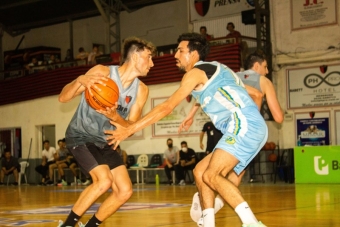 Figuras. Henriques y Toranzo son jugadores decisivos para Derqui y Sportivo.