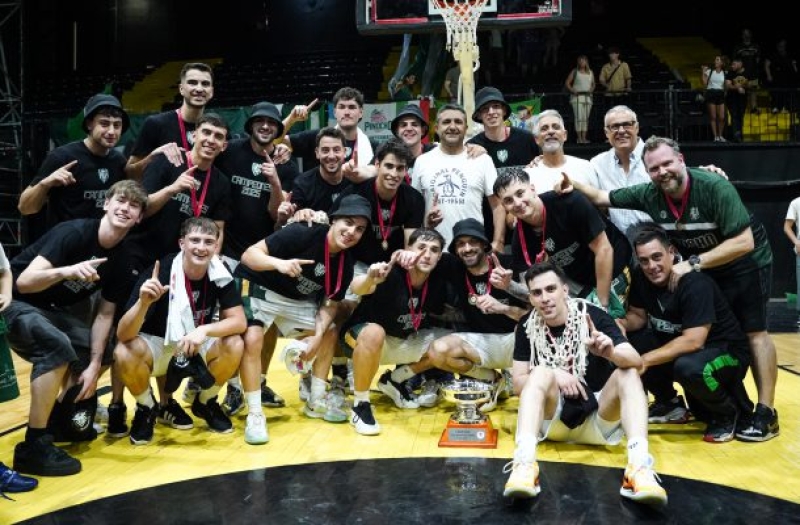 La celebración de Pinocho en la fginalísima jugada en Obras.