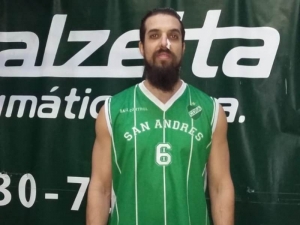 Federico Visoná fue el goleador de San Andrés, que venció como visitante a Almirante Brown.