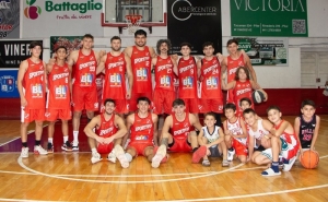 La versión 2026 del Rojo de la Avenida.